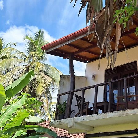 Bandulas Beach House ヒッカドゥワ エクステリア 写真