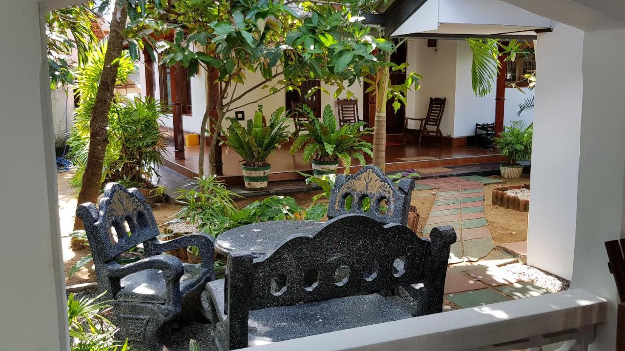 Bandulas Beach House ヒッカドゥワ エクステリア 写真