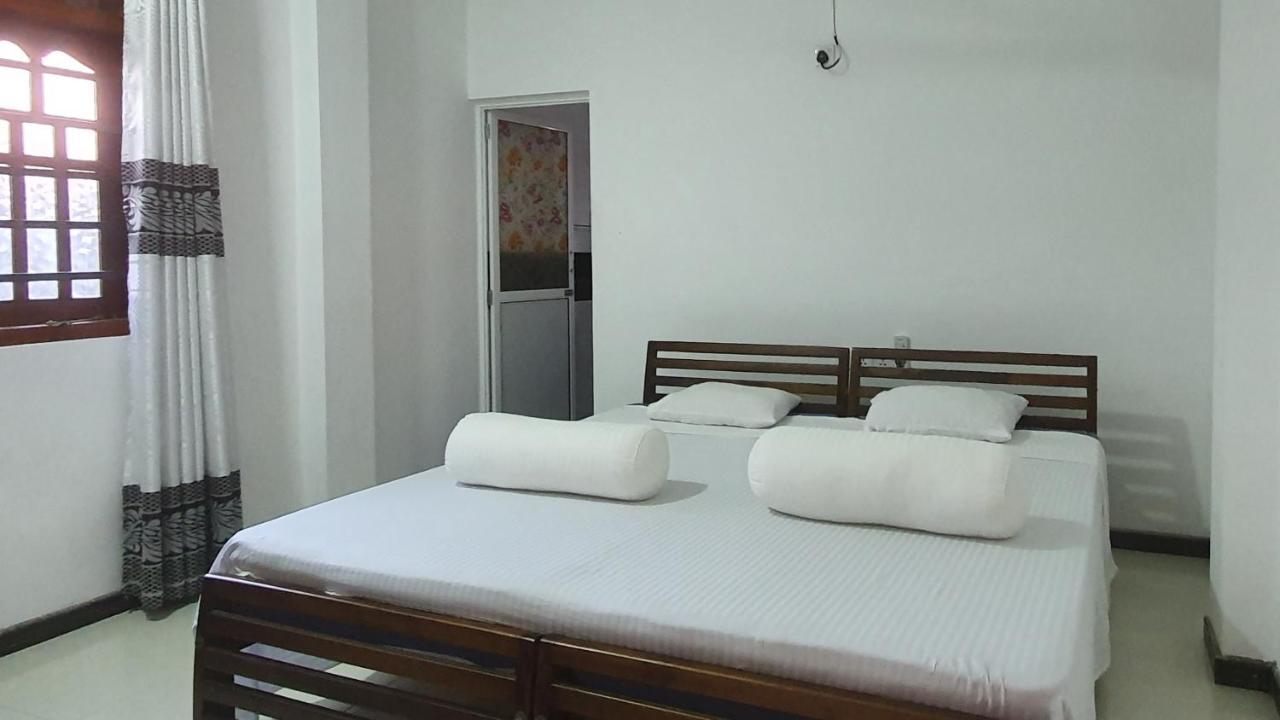 Bandulas Beach House ヒッカドゥワ エクステリア 写真