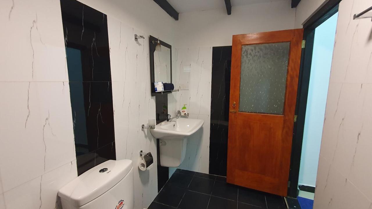 Bandulas Beach House ヒッカドゥワ エクステリア 写真