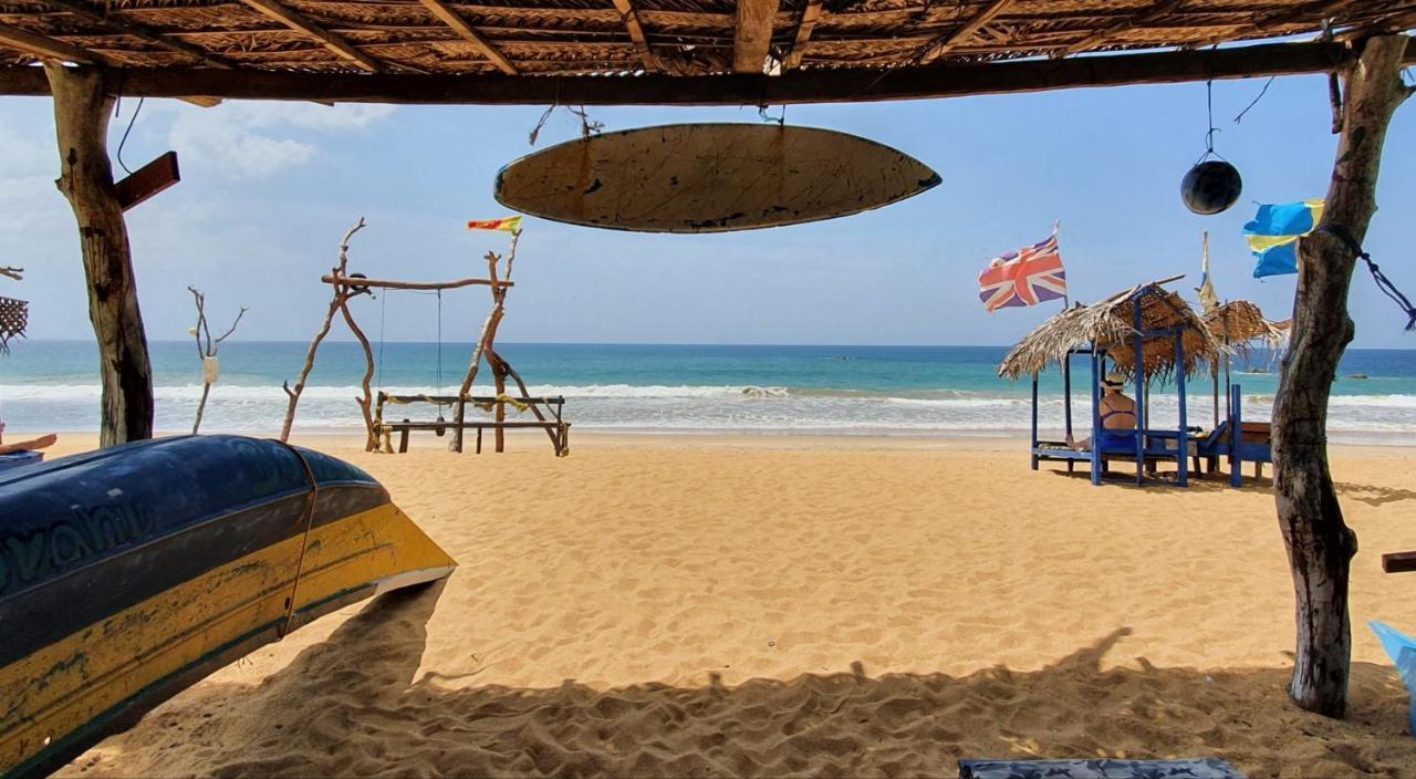 Bandulas Beach House ヒッカドゥワ エクステリア 写真
