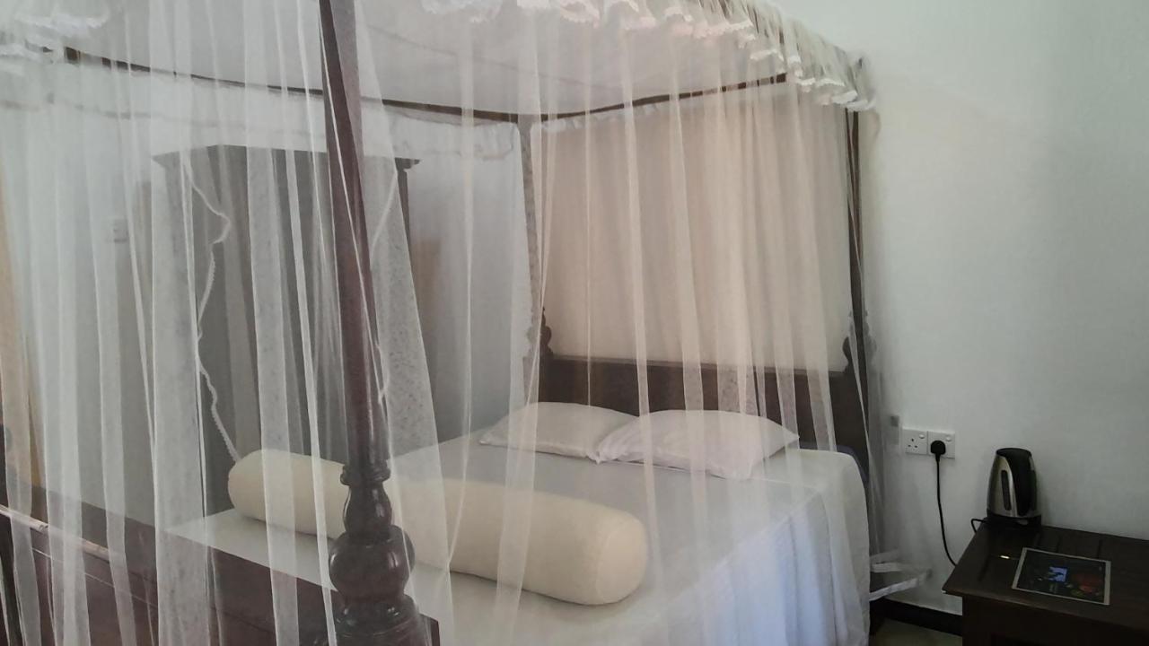 Bandulas Beach House ヒッカドゥワ エクステリア 写真
